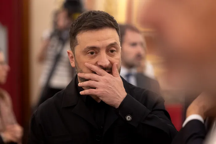 The Times: &bdquo;Lupta lui Zelensky pentru supravie&#539;uire este mai personal&#259; ca niciodat&#259;. Valeri Zalujn&icirc;i l-ar putea &icirc;nlocui pe liderul de la Kiev&rdquo;