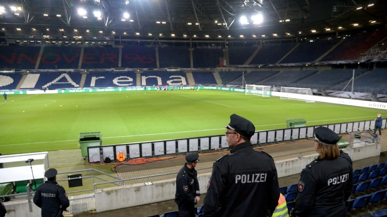 ALERTĂ TERORISTĂ la Hanovra. Meciul Germania-Olanda, ANULAT.  Angela Merkel, escortată de forțele de securitate