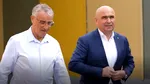 Proprii subalterni îl acuză pe Bolojan de contracte cu dedicație pentru Beniamin Rus, controversatul om de afaceri din Oradea. Cei doi s-au întâlnit la o nouă inaugurare pe 17 august. Sindicatul i-a adresat 6 întrebări lui Bolojan