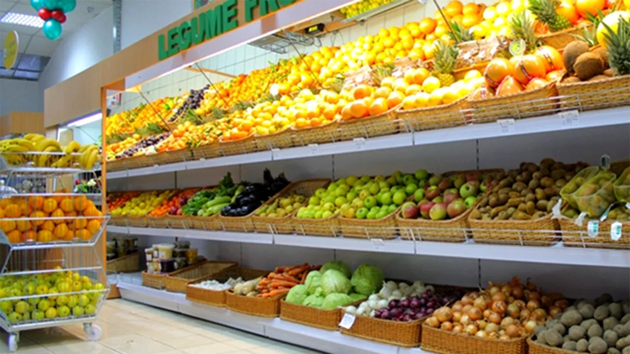 Fructele și legumele românești sunt mai IEFTINE cu până la 15% față de cele din import, în această perioadă