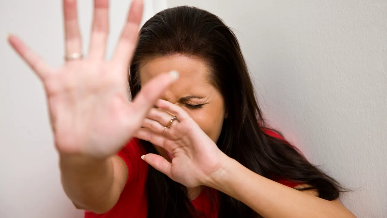 O fetiță de doar 12 ani a fost violată, strangulată și apoi decapitată de către propria familie