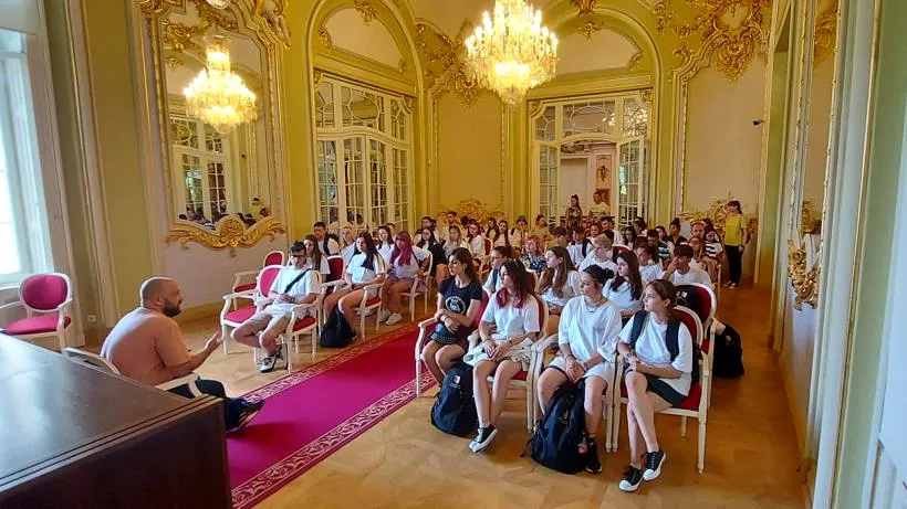 Cum au ajuns peste 100 de elevi să experimenteze viața de student la Universitatea din Craiova. Se mută în cămine și iau masa la cantina din campus