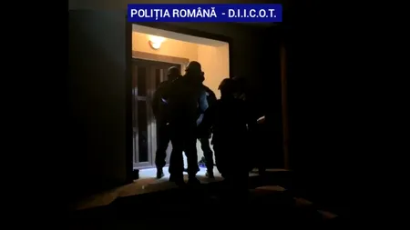 Percheziții în mai multe județe la o grupare de proxeneți. Aceștia ar fi obligat mai multe fete să se prostitueze în străinătate prin metoda „loverboy”