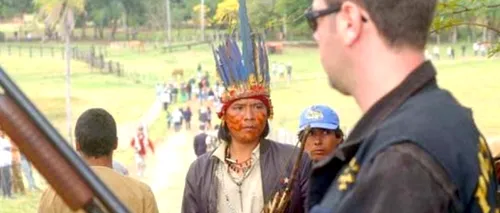 Indigenii se mobilizează pe Facebook și atacă fermele braziliene cu explozibili artizanali și cu sulițe