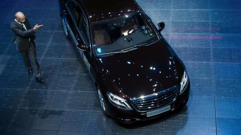 Daimler împrumută 9 miliarde euro de la 40 de bănci pentru dezvoltarea unor noi modele