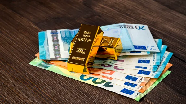 Cea mai mare scădere lunară a rezervelor internaționale ale României. Doar plăţile în contul datoriei publice au însumat o treime din bani