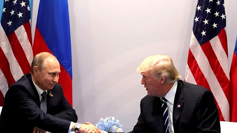 Acuzat de John McCain că felicită dictatori, Trump dă vina pe presa știrilor false care l-a forțat să-l sune pe Putin