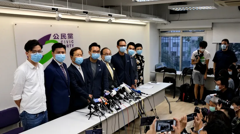 Autoritățile din Hong Kong le-au interzis unor activiști pro-democrație să candideze în cadrul alegerilor legislative. Guvernul susține, însă, că nu limitează drepturile nimănui