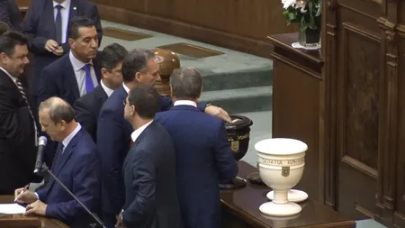 Explicațiile senatorilor care l-au scăpat pe Oprea de un dosar la DNA. „Nu mi-e rușine de ceea ce am făcut, aș face-o din nou