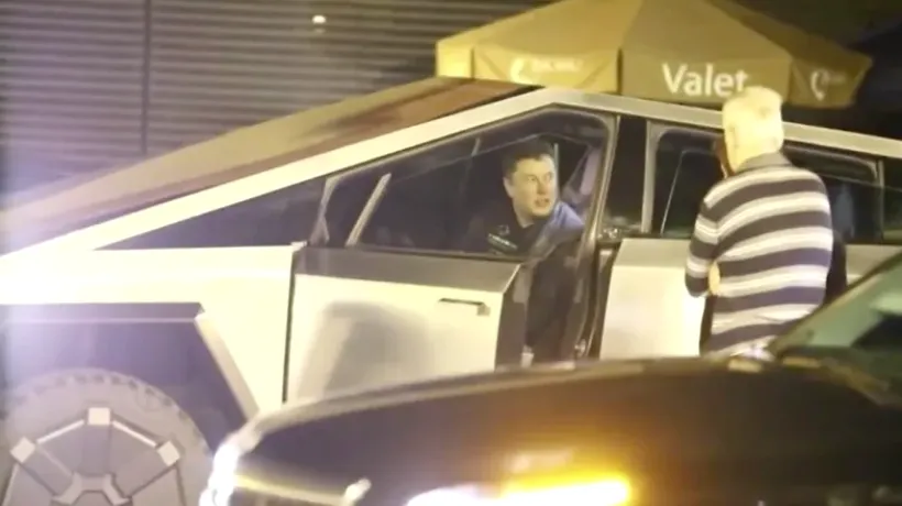 Elon Musk, nou moment jenant cu Cybertruck-ul pe străzile din Los Angeles - VIDEO