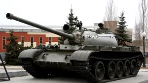 Tancurile sovietice, vândute la fier vechi de MApN. Cât costă legendarul T-55