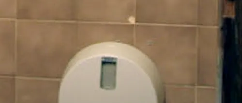 ȘOCANT: Un bărbat a montat camere de luat vederi în odorizantele din toaleta unei clinici din București. Mai multe doctorițe, filmate în momentul în care își făceau nevoile