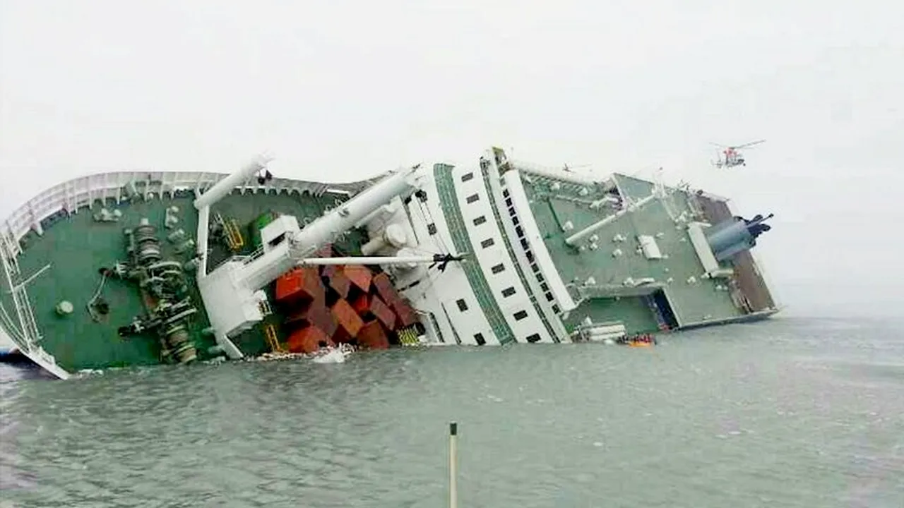 Ce pedeapsă a primit căpitanul feribotului sud-coreean Sewol, acuzat că a abandonat peste 300 de pasageri 