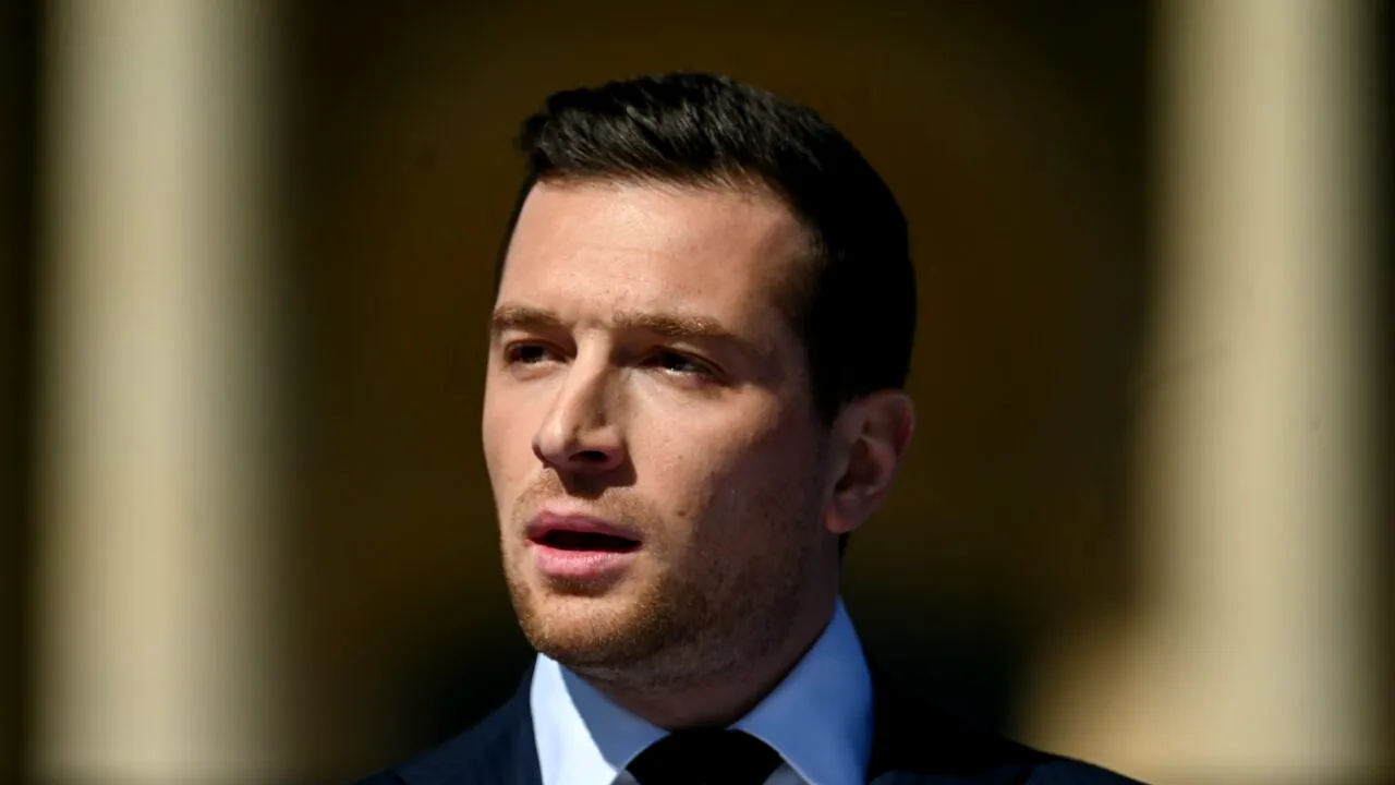 Partidul lui Marine Le Pen se confruntă cu noi TENSIUNI din cauza participării lui Bardella la înmormântarea Papei Francisc