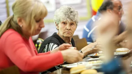 O mie de pensionari vor merge în TABĂRĂ ÎN GRECIA pe banii bucureștenilor. Care sunt condițiile pentru excursie