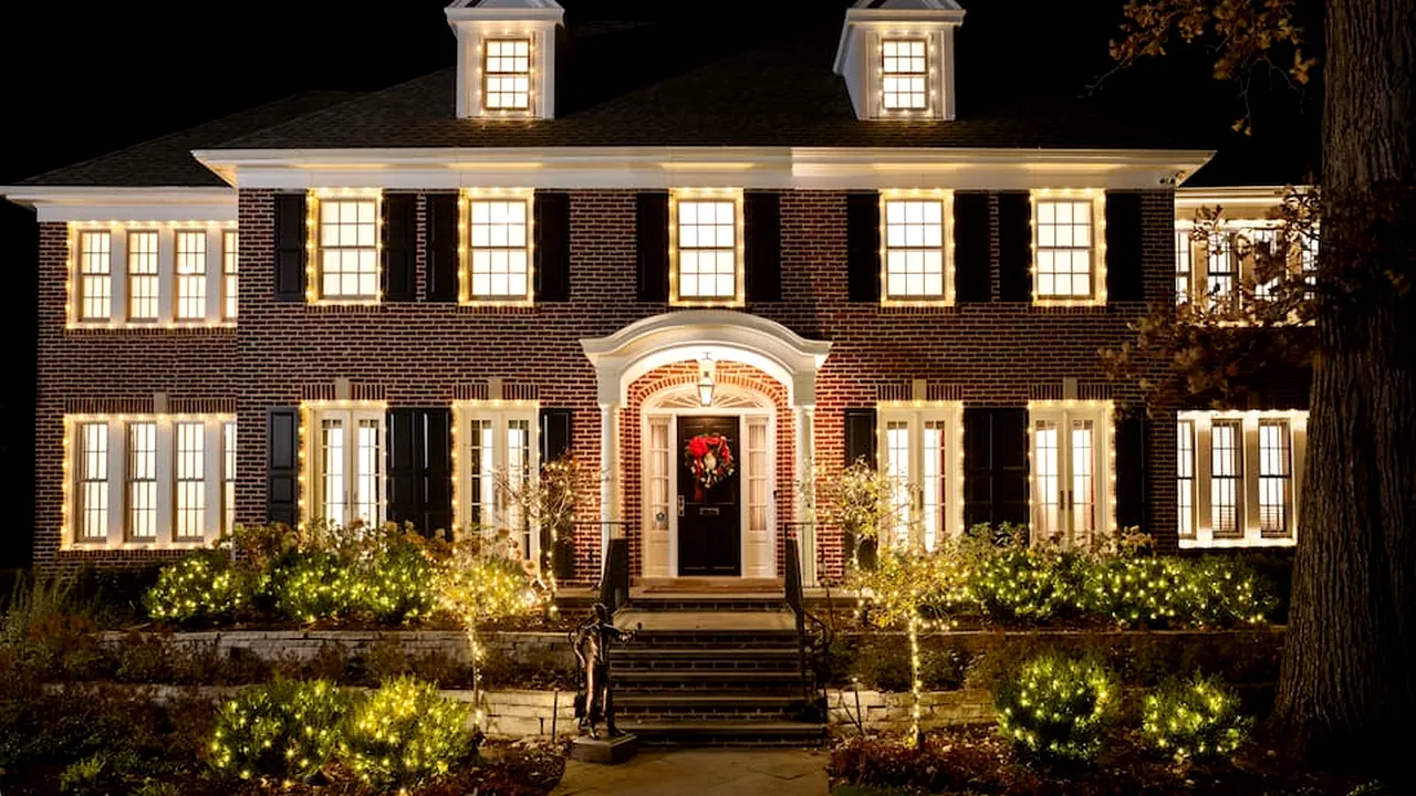 Casa în care s-a filmat „Singur acasă” poate fi închiriată pe Airbnb, la licitație. Prețul de pornire