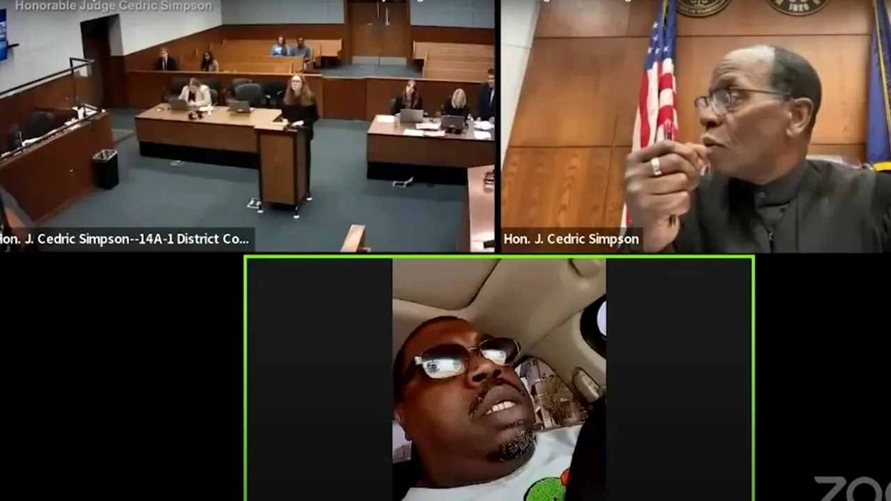 Judecat pentru conducere fără PERMIS, un bărbat a depus mărturie la proces, prin videoconferință, de la volanul mașinii! Ce reacție a avut judecătorul