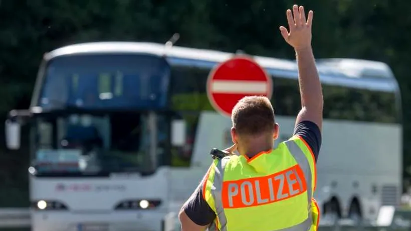 Caz incredibil pe o autostradă din Germania: Două românce tinere au fost abandonate după ce fuseseră date jos din autocar