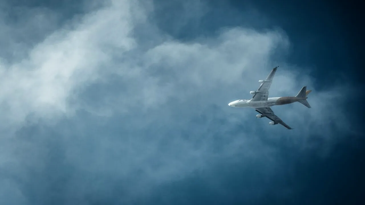 Furtuna a afectat zborurile mai multor curse ce urmau să aterizeze pe Aeroportul Otopeni