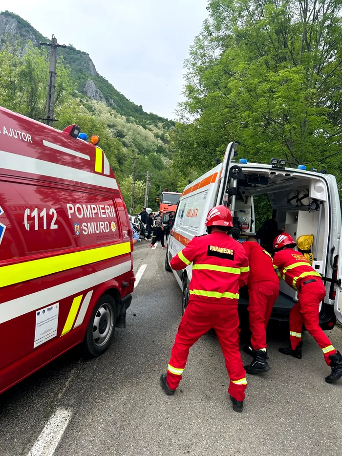 Un tânăr de 21 de ani, mort într-un accident produs de un șofer băut, în județul Hunedoara / Sursa foto: ISU Hunedoara