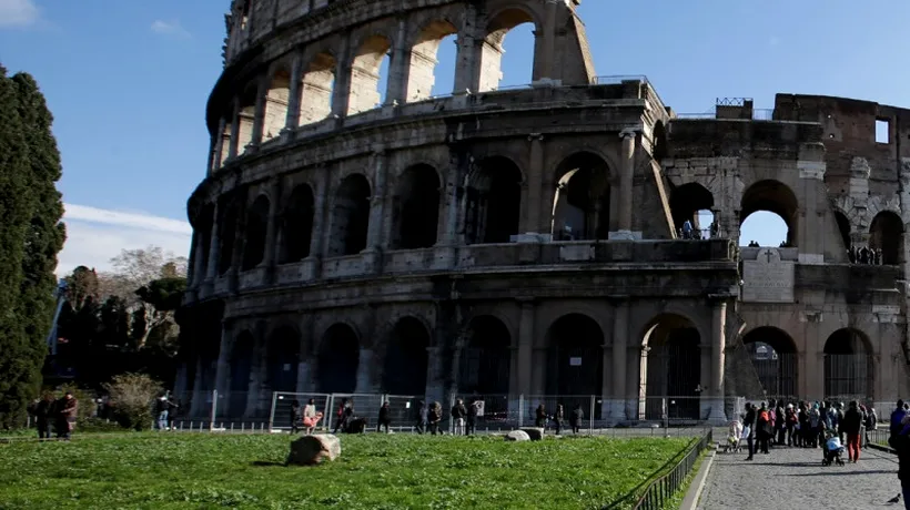 Român fără adăpost, găsit mort foarte aproape de Colosseum, în centrul istoric al Romei