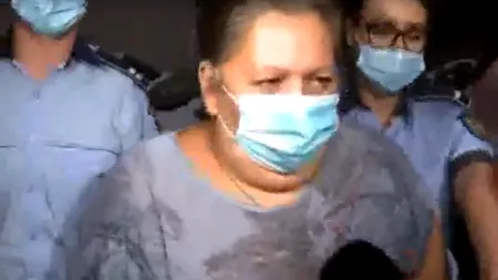 UPDATE. Mama care s-a filmat în timp ce-și bătea fetița a fost arestată pentru 30 de zile (VIDEO)