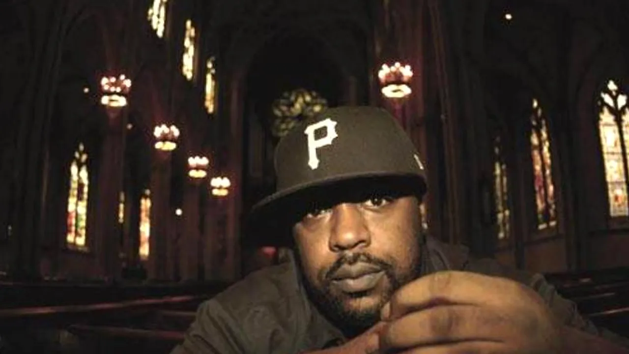 Un rapper cunoscut a murit la vârsta de 43 de ani. Cauzele decesului sunt necunoscute