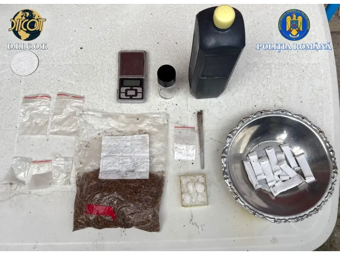 Poliția Bihor a arestat preventiv un bărbat din Oradea pentru trafic de droguri de mare risc FOTO: Poliția Română