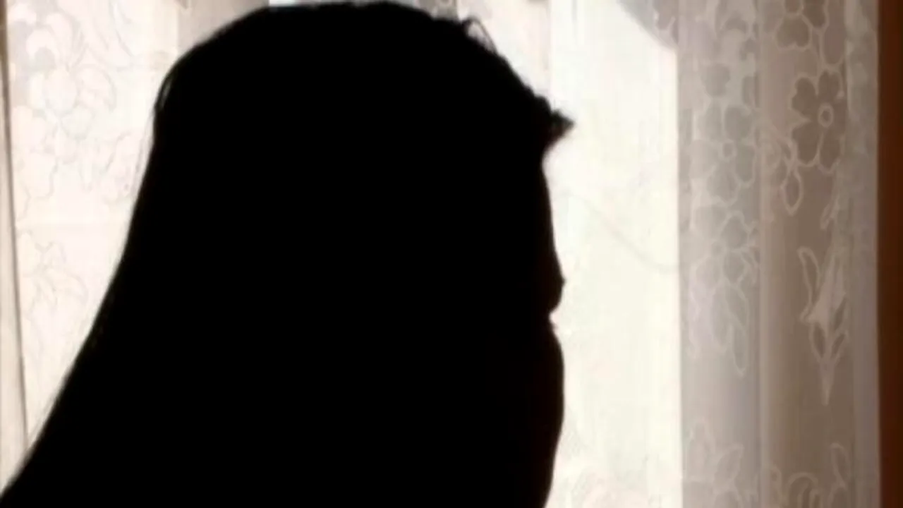 O româncă s-a îndrăgostit pe Facebook de un soldat american. Ce a urmat poate deveni subiect de film