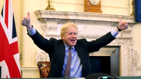 Boris Johnson face pe Moș Crăciun. Ce „cadou” le-a adus britanicilor