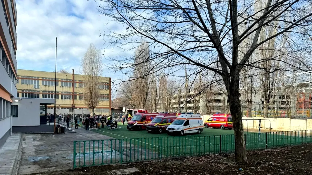 Tatăl elevului care a folosit sprayul lacrimogen la școală afirmă că fiul său era victimă a bullying-ului: 