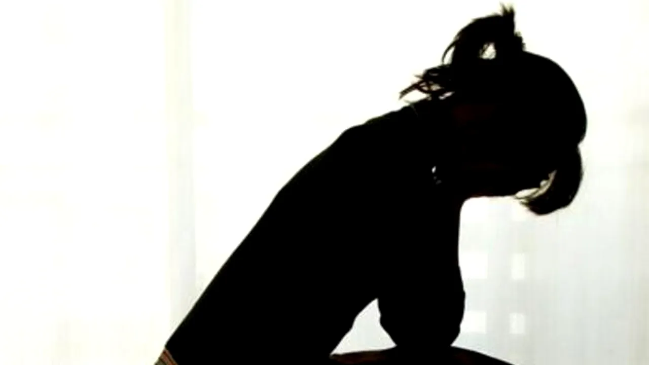 Acuzații grave la adresa unui profesor de religie din județul Vâlcea. Ce imagini le-ar fi arătat elevelor sale