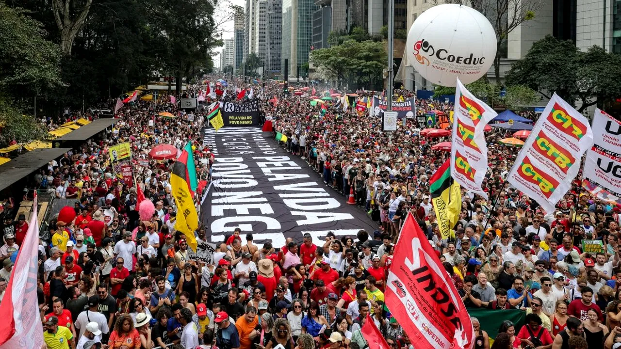 BRAZILIA se confruntă cu proteste masive împotriva unei legi privind imunitatea parlamentară/ Lula da Silva sprijină manifestațiile