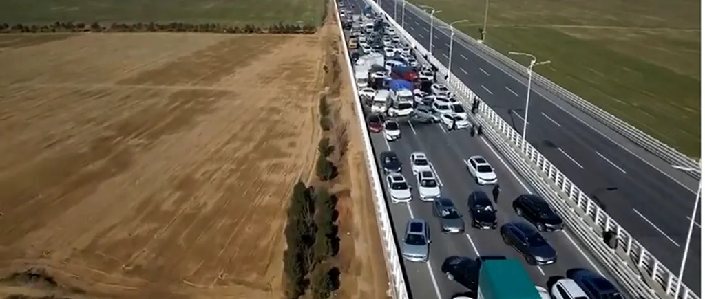 VIDEO | Un camion a intrat într-un cortegiu funerar pe o șosea din China: 17 oameni au murit și alți 22 au fost răniți / Cele mai multe dintre victime participau la înmormântare