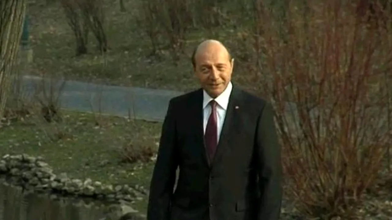 MESAJE DE 8 MARTIE. Ce urări le face președintele Băsescu mamelor, soțiilor și fiicelor. VIDEO