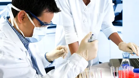 Medicii, uimiți de descoperirea făcută în cazul unei tinere diagnosticate cu HIV