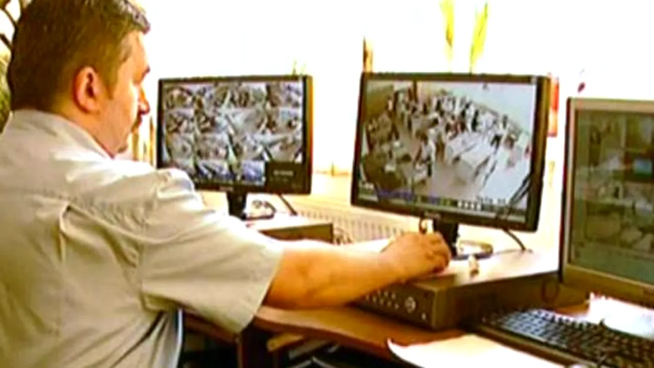 3.000 de camere video supraveghează școlile din București. Fiecare unitate de învățământ va fi supravegheată de câte polițist special desemnat