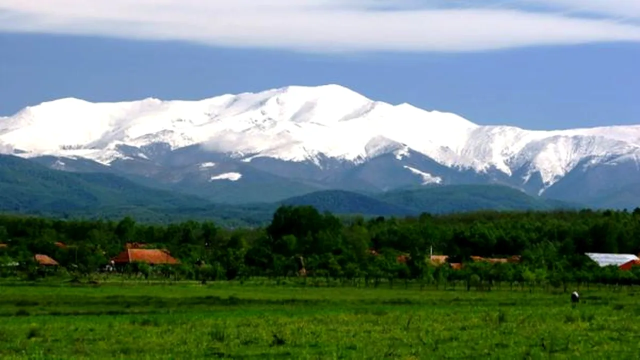 DECES. Cum a murit un turist de 45 de ani în Retezat, după ce a urcat pe munte. S-a oprit să se odihnească, apoi i s-a făcut rău