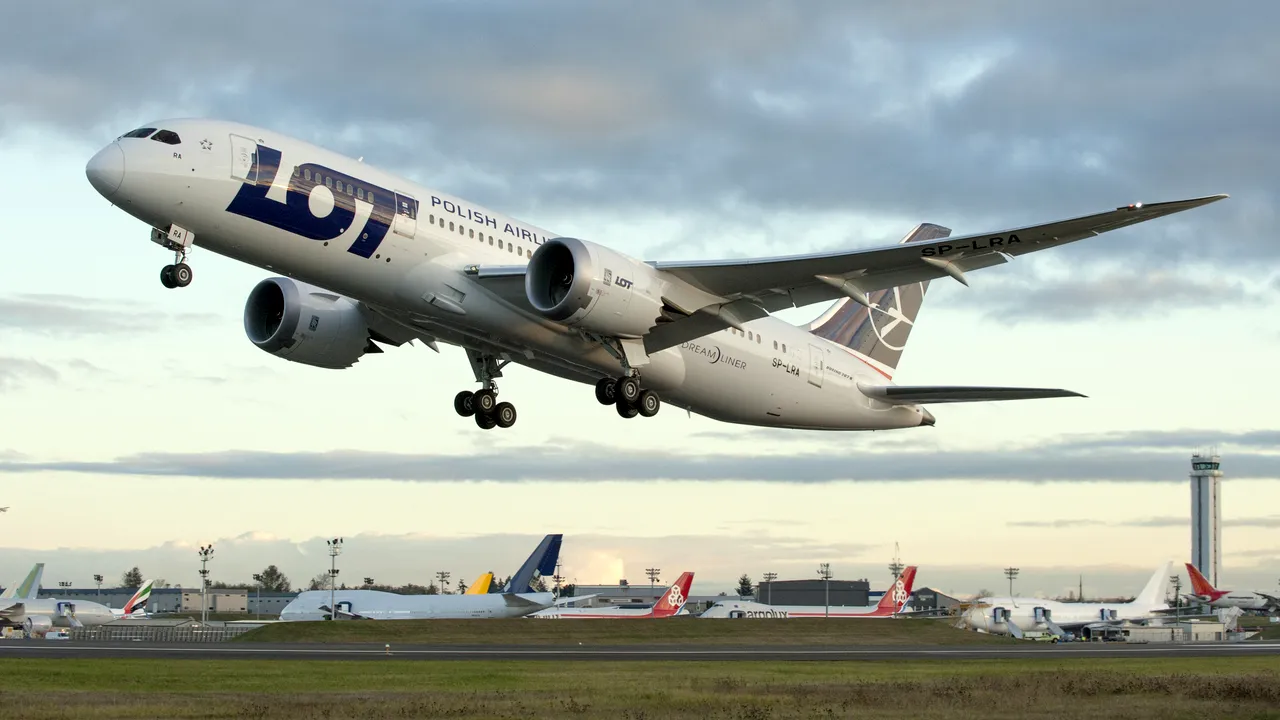Un Boeing 787 polonez a aterizat de urgență pe aeroportul din Glasgow
