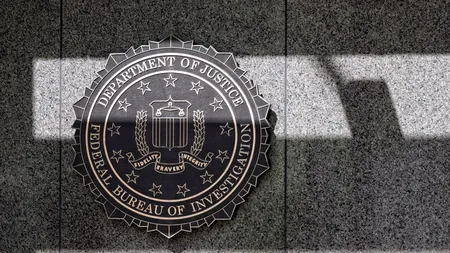 Casa unui fost consilier de campanie al lui Trump, cu legături cu presa de stat rusă, PERCHEZIȚIONATĂ de FBI
