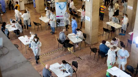 Maratonul vaccinării în București a început vineri. Trei zile și trei nopți de vaccinare non-stop, la Sala Palatului și Biblioteca Națională (FOTO-VIDEO)