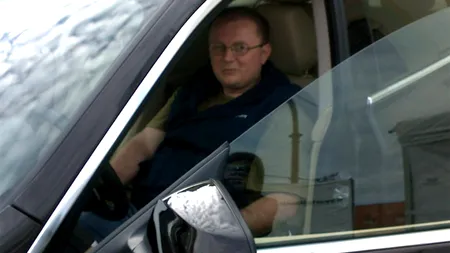 Având salariul prea mic, acest PROFESOR din Sibiu s-a apucat de curierat. Câți bani câștigă la liceu și cât ia din livrări