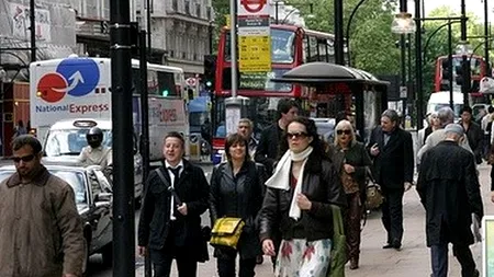 Sunday Mail: 30 de milioane de ROMÂNI și bulgari AMENINȚĂ piața muncii din Marea Britanie