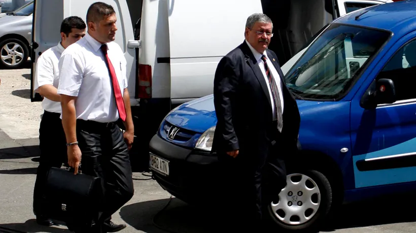 Senatorul Cezar Măgureanu a venit la DIICOT pentru a fi audiat în dosarul de evaziune fiscală