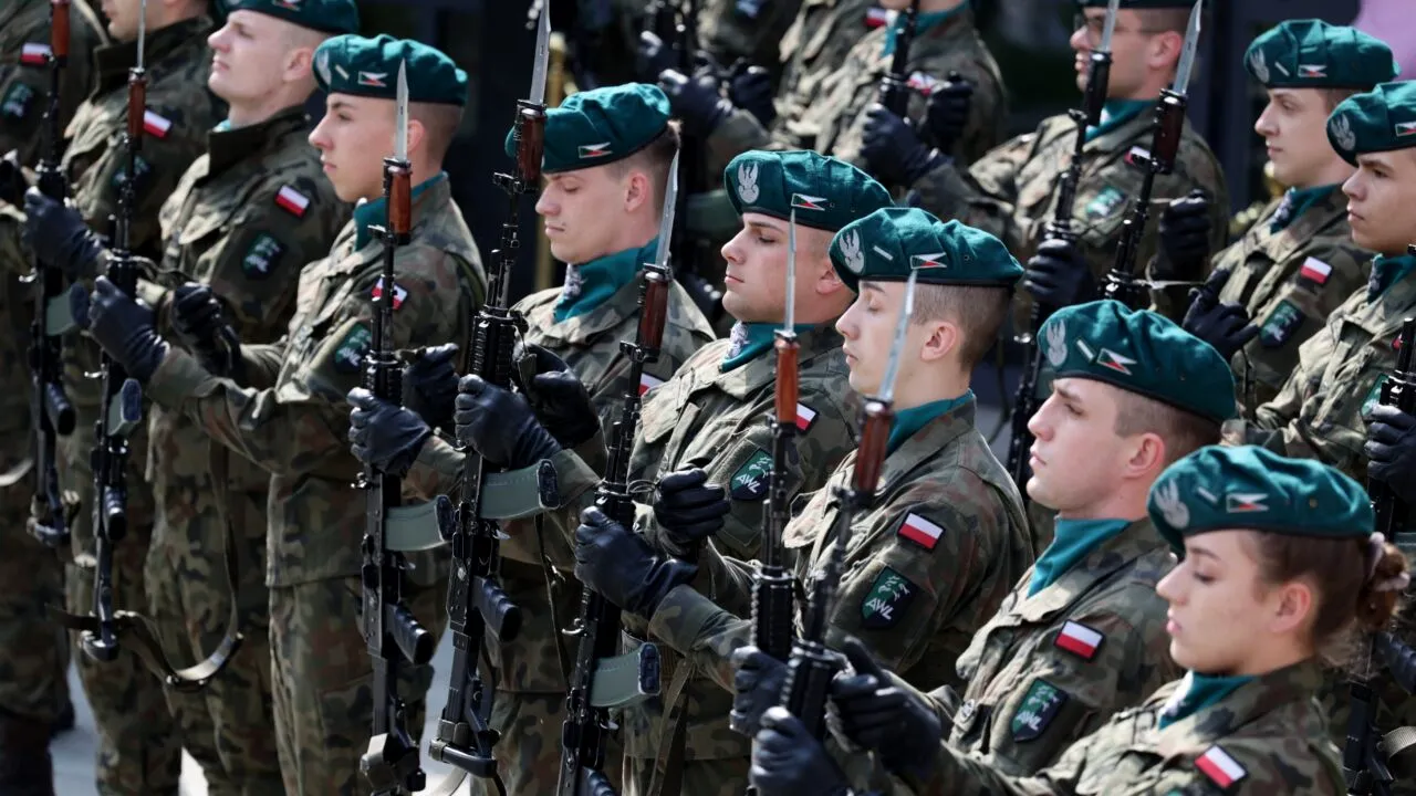 Polonia ar putea trimite TRUPE în Ucraina după declarațiile ministrului de Externe: „Nu ar trebui să excludem nicio opțiune”