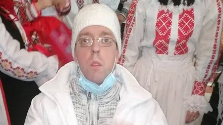 George Olteanu, tânărul din Brașov care nu poate merge de la 11 ani, are nevoie de ajutor: ”Mereu am fost precum un clovn cu chipul vesel și sufletul trist!”