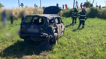 Suceava: O femeie de 40 de ani a murit după ce mașina în care se afla a fost lovită de tren