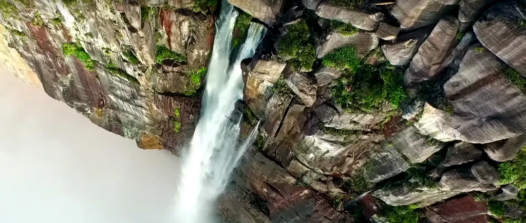 Video impresionant. Cum arată cea mai înaltă cascadă din lume