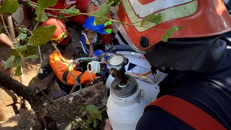 UPDATE - Dosar penal pentru ucidere din culpă și vătămare corporală după ce zidul unei case s-a prăbușit peste doi muncitori, în Dolj. Unul a fost scos la timp, dar al doilea nu a mai putut fi salvat