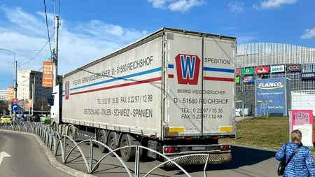 Un șofer și-a parcat TIR-ul în fața unui mall din Sectorul 2. Primar: ”Cât de mare ar trebui să fie amenda pentru o asemenea nesimţire?”